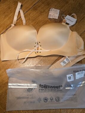 Nude Strapless Push-Up‎ Bra with Convertible Straps